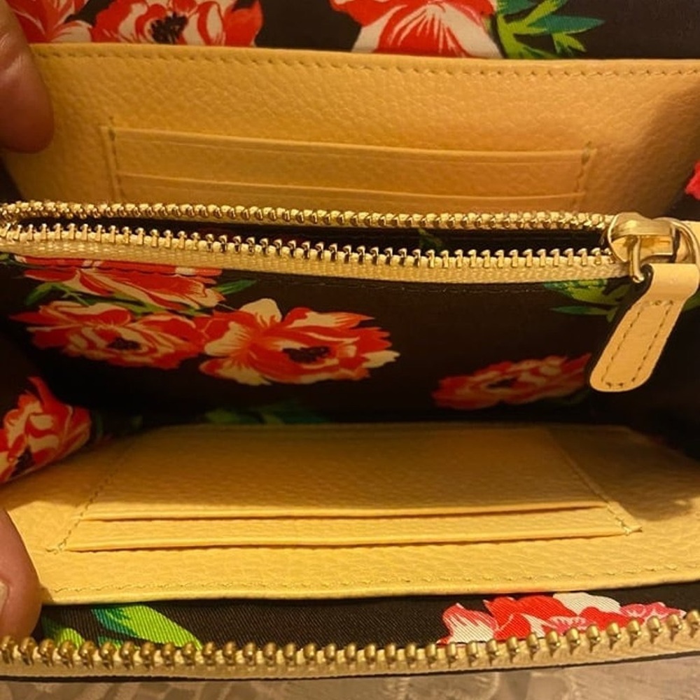 VERA BRADLEY Yellow Postage Stamp Wallet - Picture 3 of 5